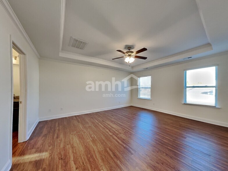 Building Photo - 145 Twin River Dr