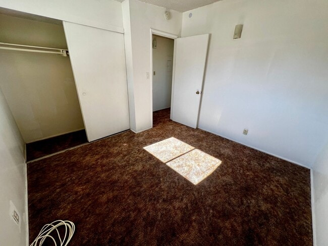 Building Photo - 6548 Sahara Ave