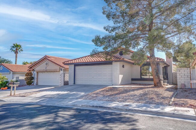 Building Photo - 657 Thousand Oaks Dr