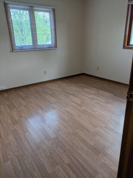 Building Photo - 1230 S Thompson Dr
