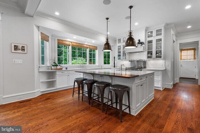 Building Photo - 5600 Brite Dr