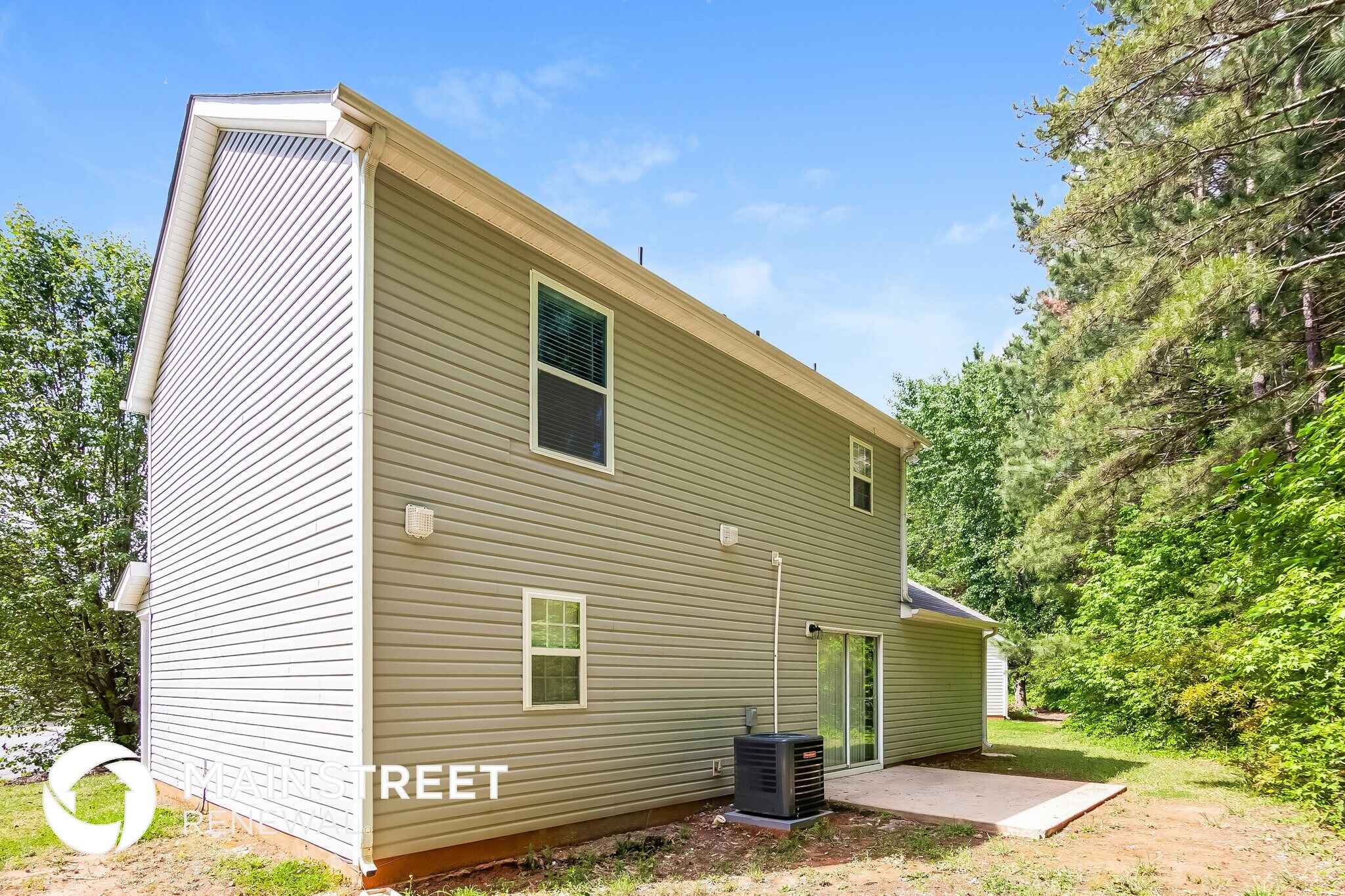Building Photo - 5949 Hamilton Oaks Dr