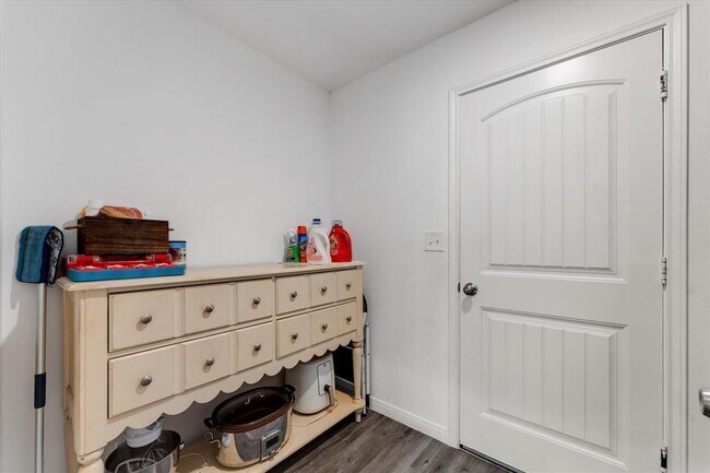 Building Photo - 14986 Indian Hill Trail