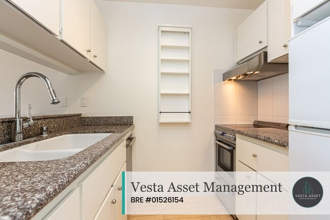 Building Photo - 135 Red Rock Way