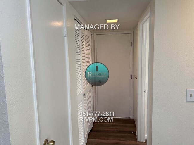 Building Photo - Stylish 3-Bedroom Home in Jurupa Valley, CA