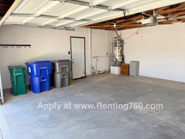 Building Photo - Updated Home Near Military base