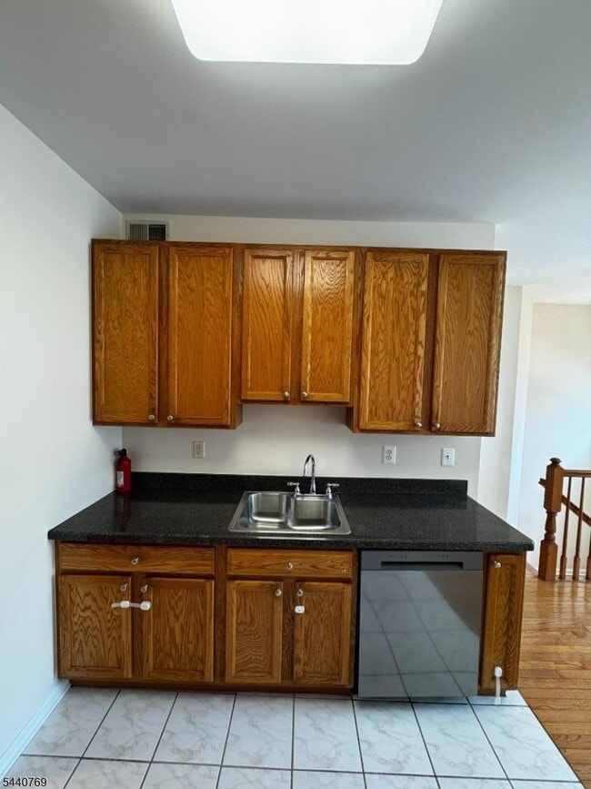 Building Photo - 533 Coventry Dr