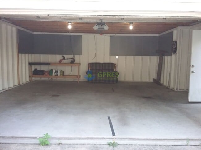 Building Photo - House for rent in the heart of Oakmont