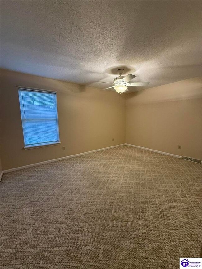 Building Photo - 114 Monroe St