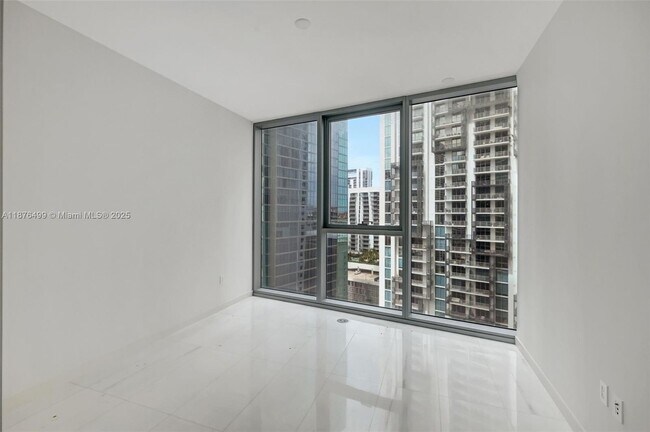 Building Photo - 300 Biscayne Blvd Way