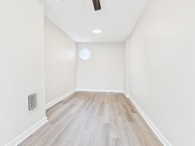 Building Photo - Spacious 4 Bedroom Single Family on Susquehanna St with Off Street Parking