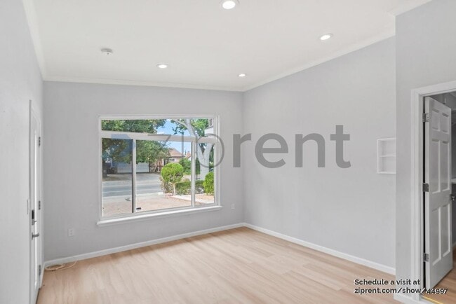 Building Photo - 1114 Lily Ave