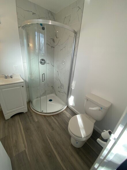 Building Photo - 3061 S Wolff St