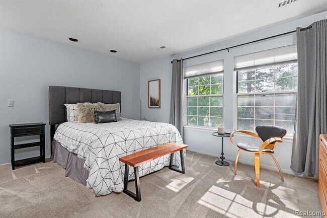 Building Photo - 6625 Fireside Ct