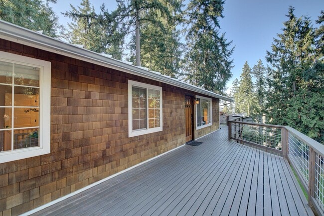 Building Photo - 3Bd/2.75Ba Sammamish Home