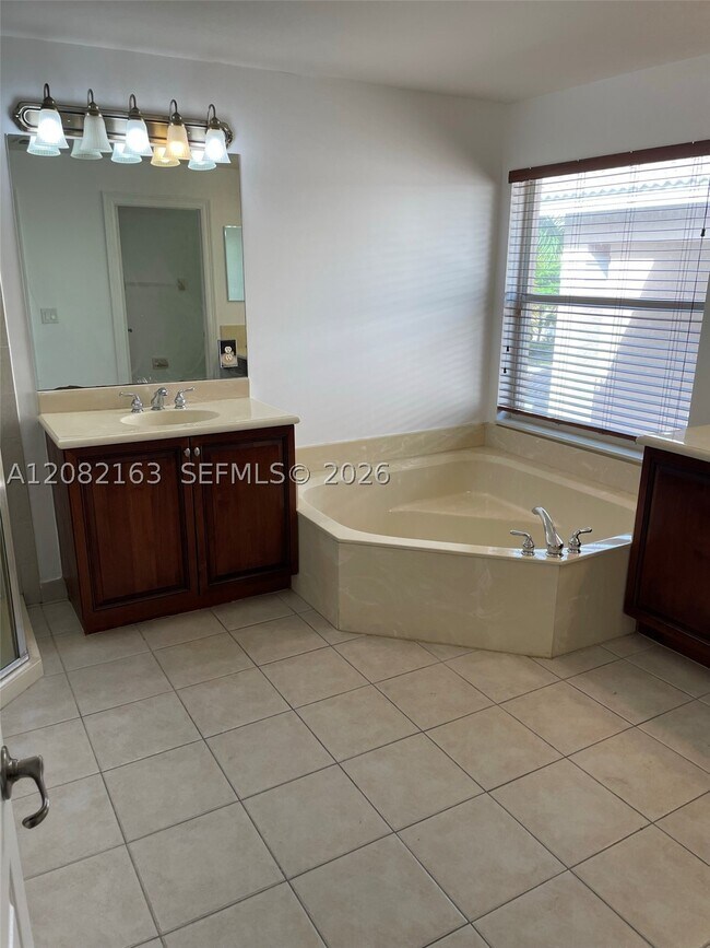 Building Photo - 17404 SW 47th Ct