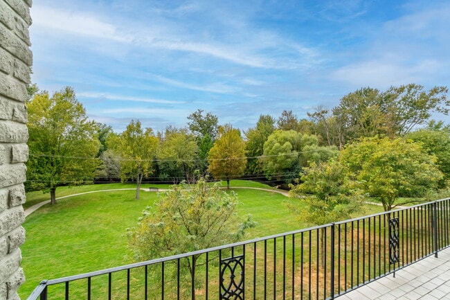 Building Photo - 1115 N Old Woodward Ave