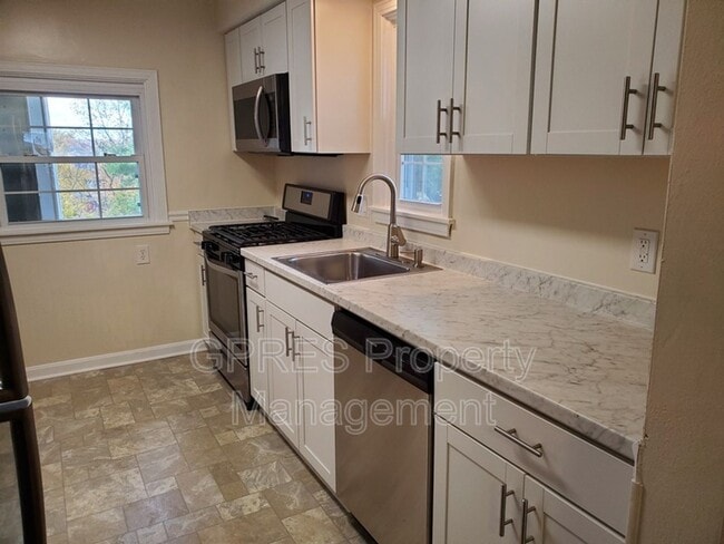 Building Photo - Great single family home in Verona