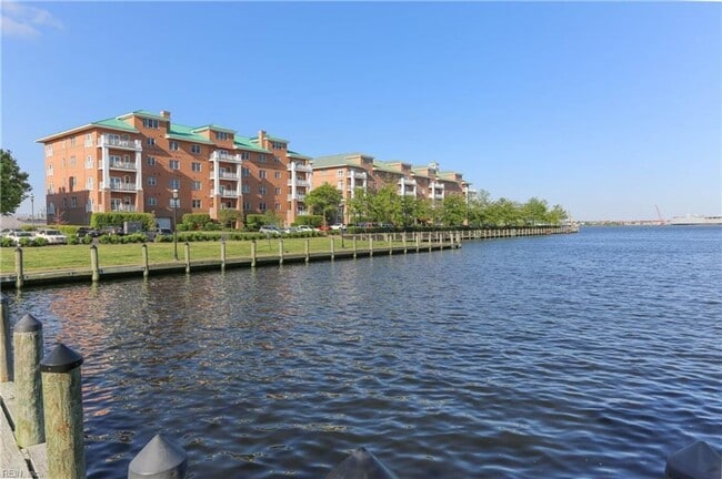 Building Photo - Pierpointe Condos