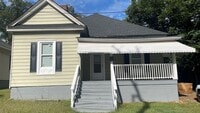 Building Photo - Situated between 3 parks and walking dista...