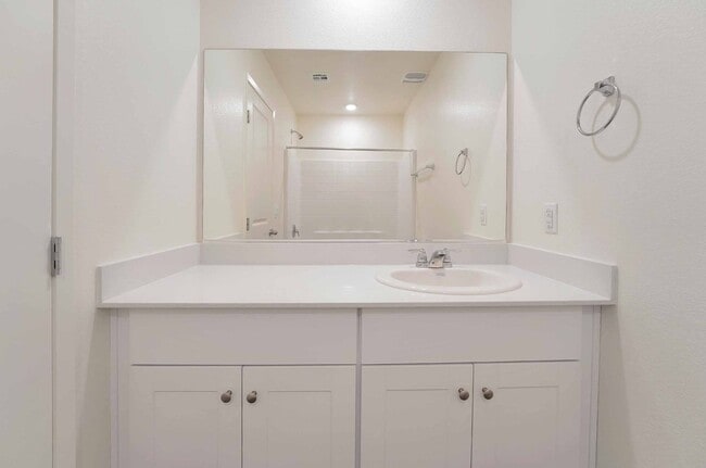 Building Photo - Modern Elegance in Inspirada!
