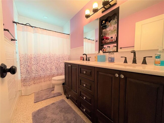 Building Photo - 17045 Dolphin Dr