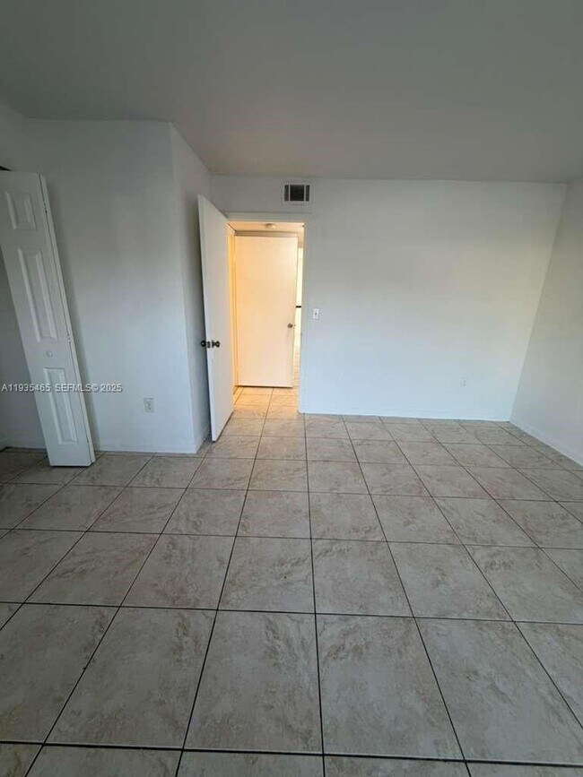 Building Photo - 815 Boynton Beach Blvd