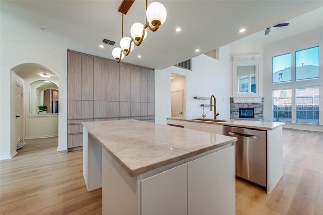 Building Photo - 2344 Chenault Dr