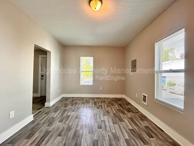 Building Photo - 2825 Sanford St