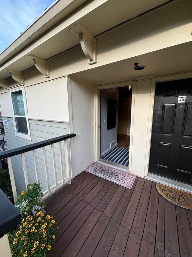 Building Photo - Elevate Your Living Experience in Portland...
