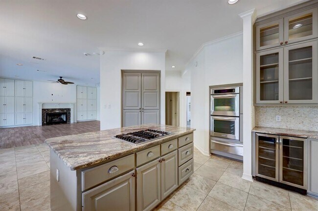 Building Photo - 3105 Lacevine Ln