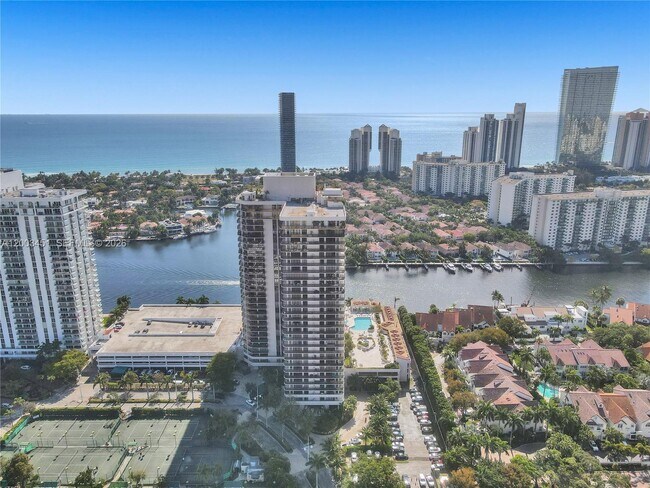 Building Photo - 19667 Turnberry Way