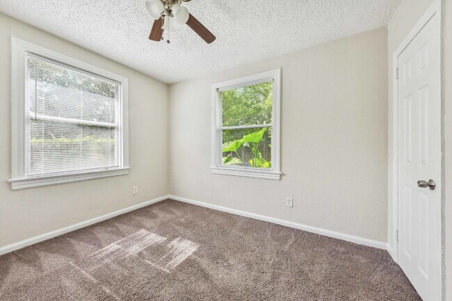 Building Photo - Renovated 3-Bedroom Home in the Heart of Murray Hill!