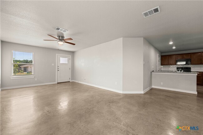 Building Photo - 1415 Shoshoni Trail