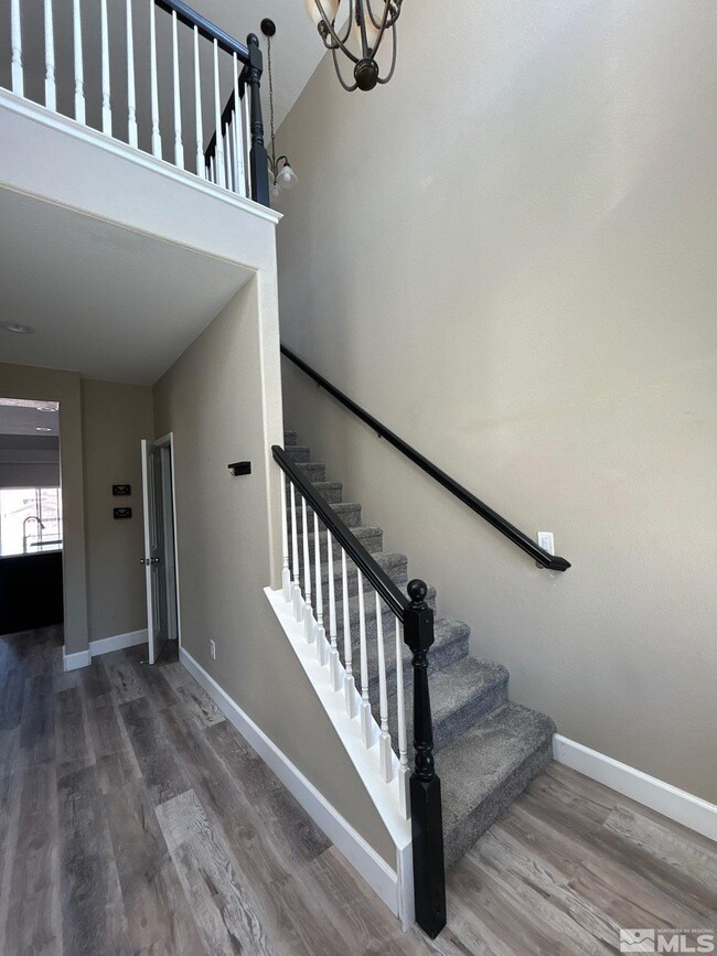 Building Photo - 600 Panama Dr