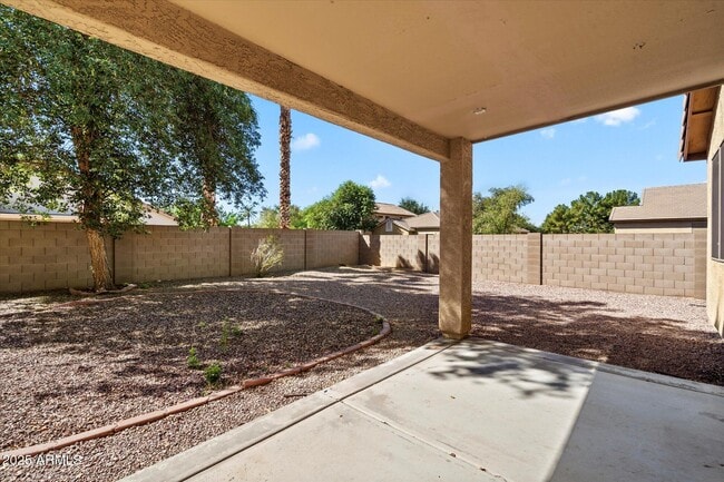 Building Photo - 12565 W Apodaca Dr