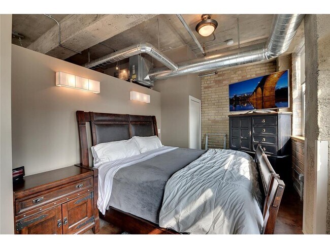 Building Photo - 901 N 3rd St