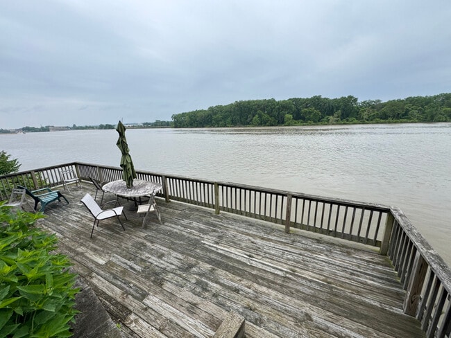 Building Photo - 143 2nd Ave