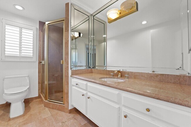 Building Photo - This stunning 5 Bed / 3 Bath Home South of Ventura Boulevard with pool and panoramic views is now...