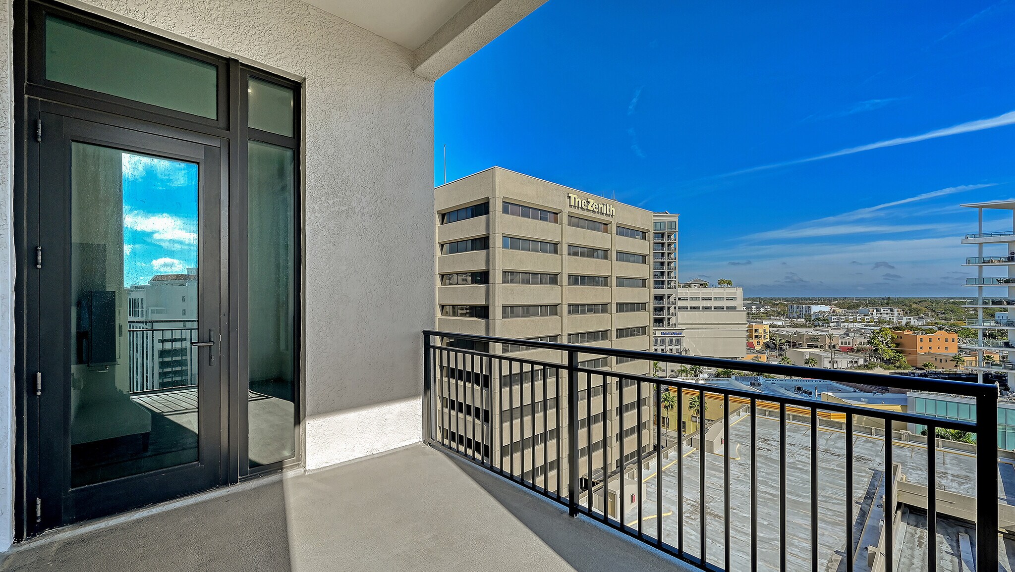 Building Photo - 33 S Palm Ave
