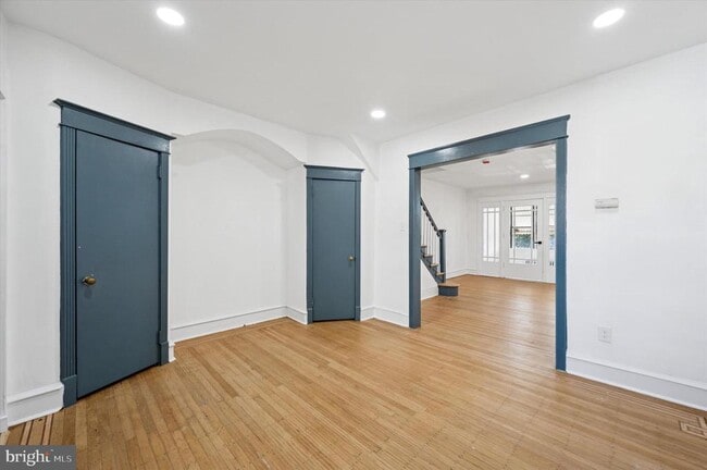 Building Photo - 703 N 66th St