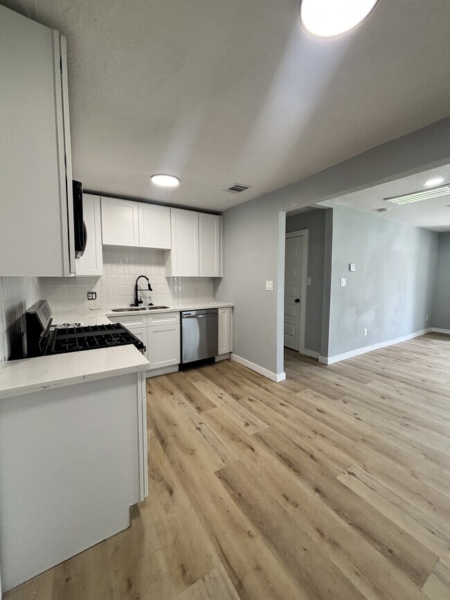 Building Photo - 1409 17th St