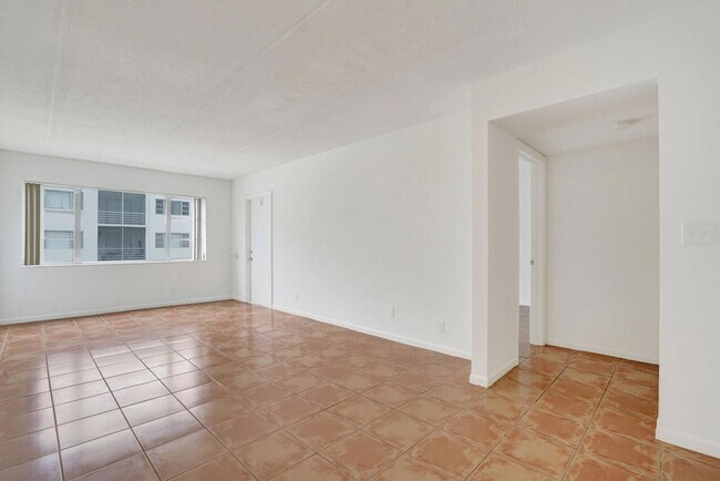 Building Photo - 4500 N Flagler Dr