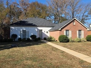 Building Photo - 2230 Kingsbury Dr