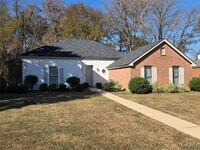 Building Photo - 2230 Kingsbury Dr