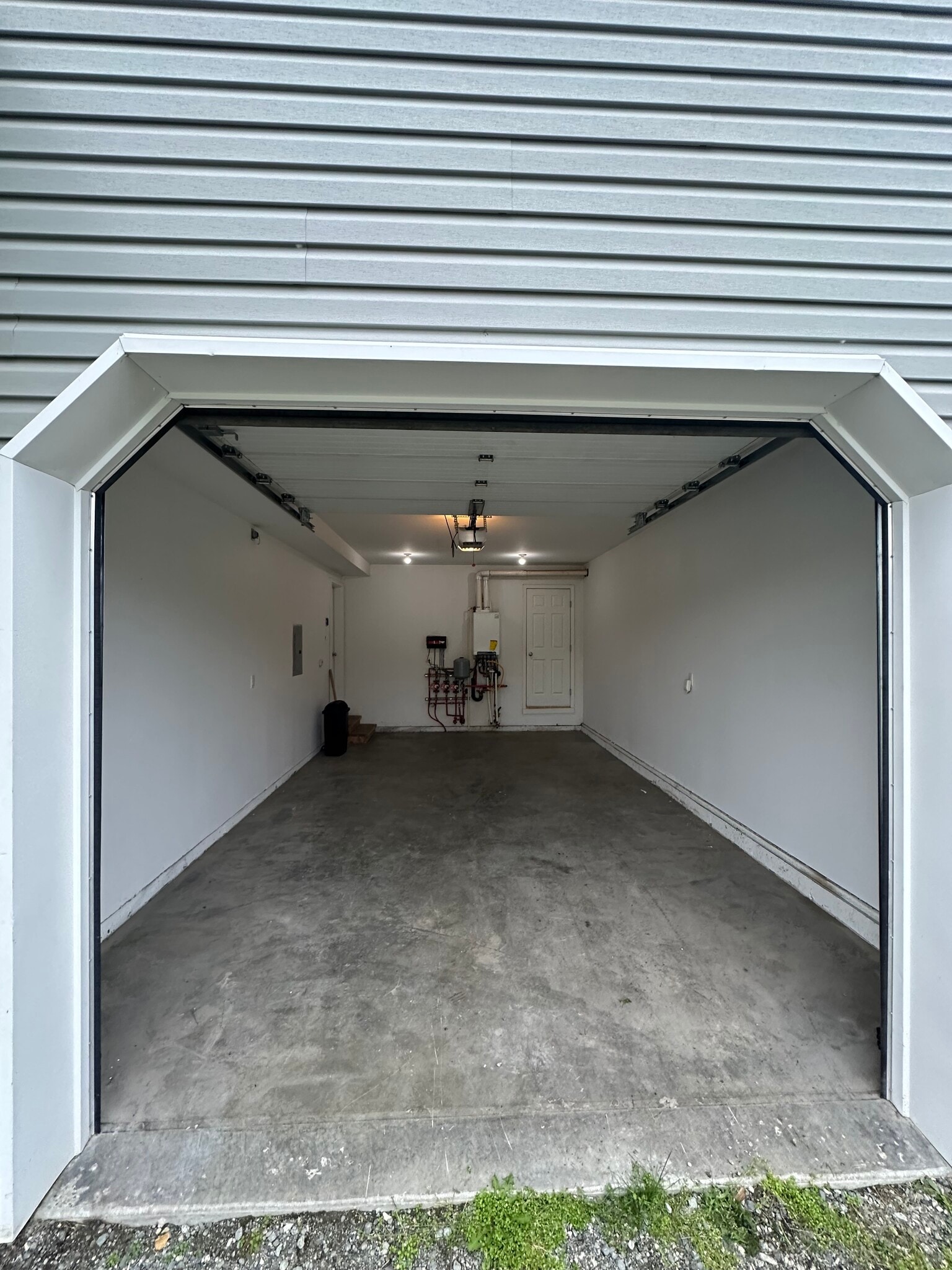 Building Photo - 3764 S Lansing Rd