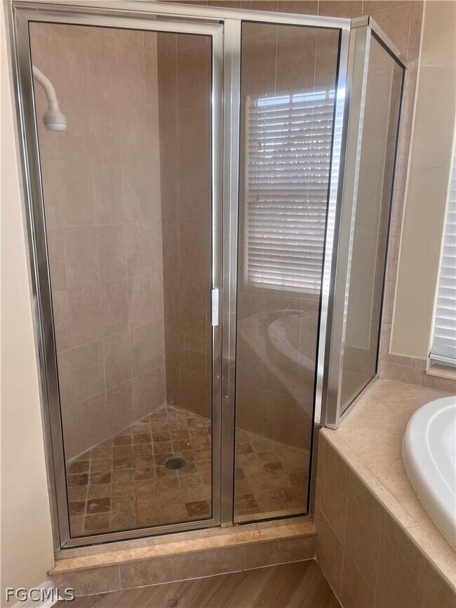 Building Photo - 11230 Lakeland Cir