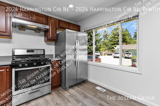 Building Photo - 2024 Harrington Cir NE
