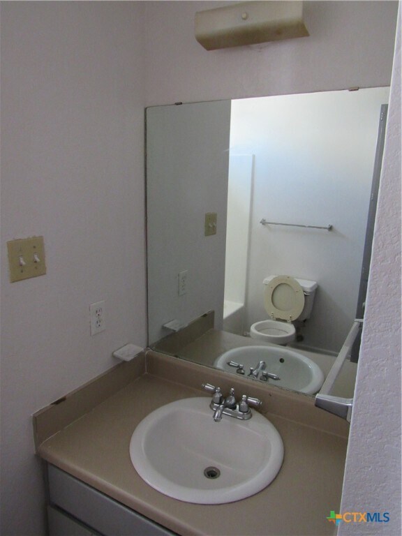 Building Photo - 2603 Bermuda Dr