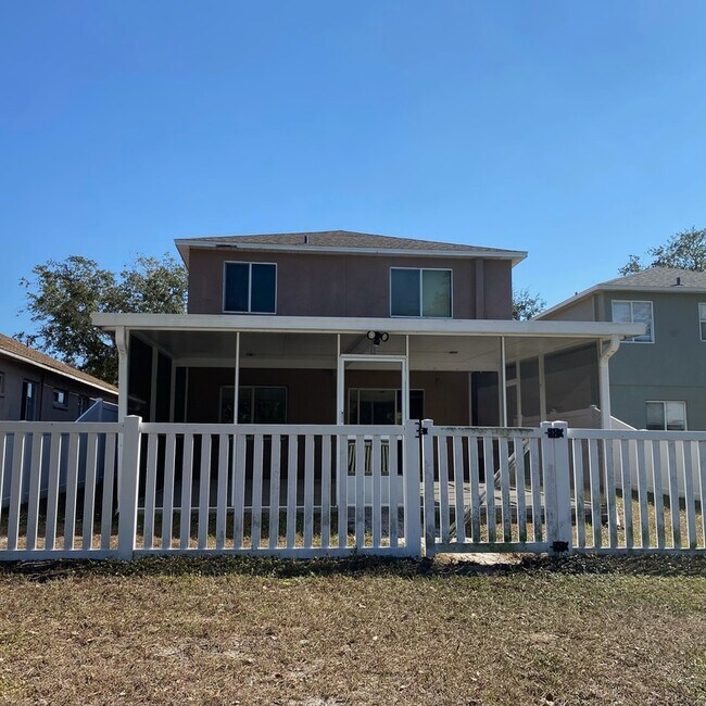 Building Photo - 774 Burlwood St